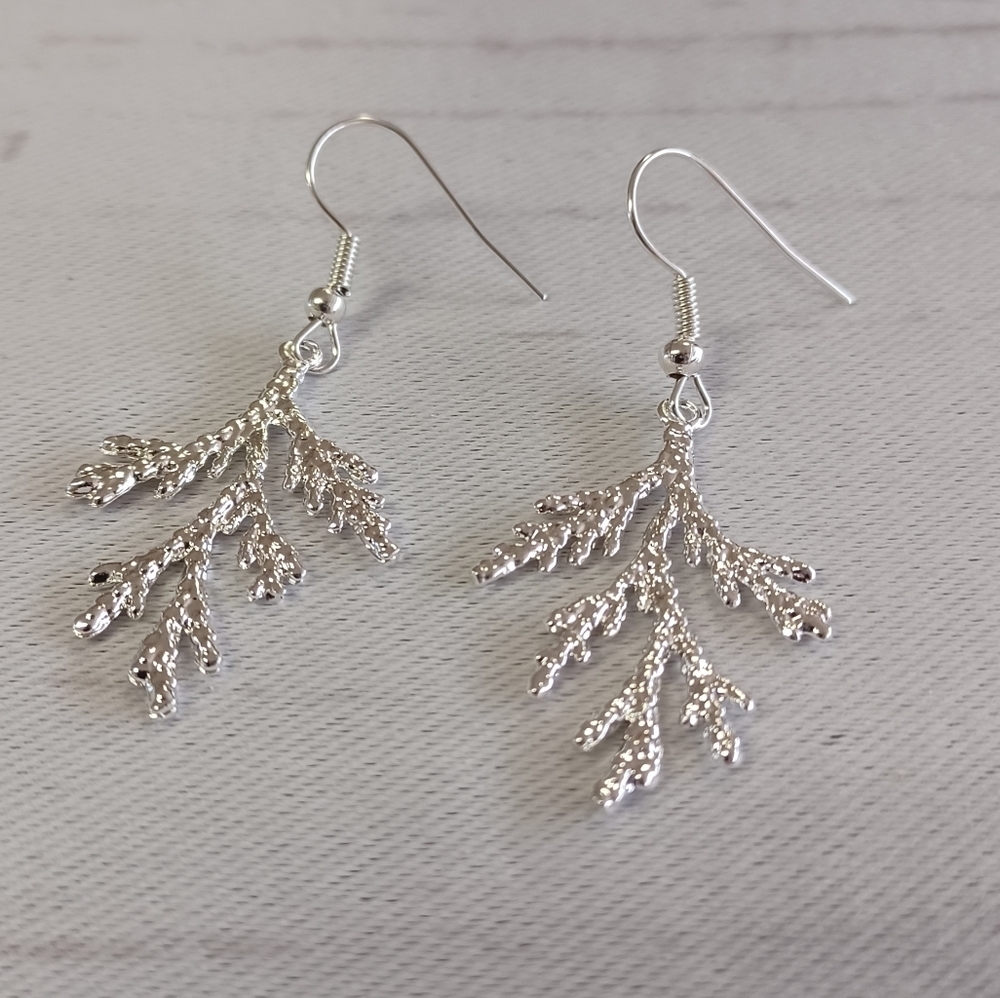 BOUTIQUE Spruce Tree Leaf Stainless Steel Metal Dangle Earrings Jewelry